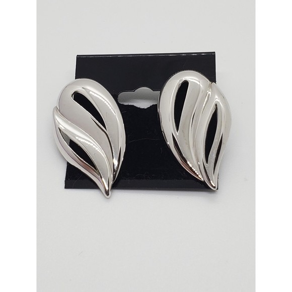 Monet Teardrop Earrings Openwork Silver Tone Post Signed Vintage - Picture 1 of 4